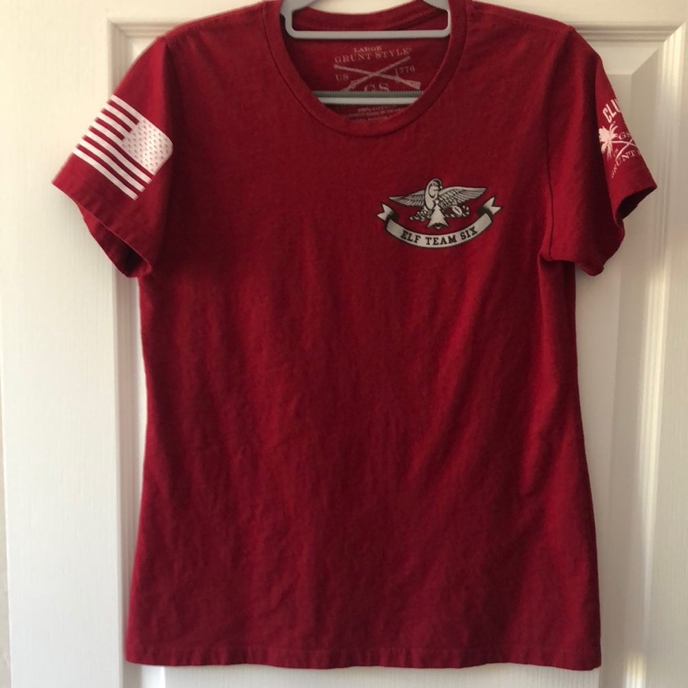 Club Grunt Style women’s large EUC Red Graphic T-Shirt with Patches
